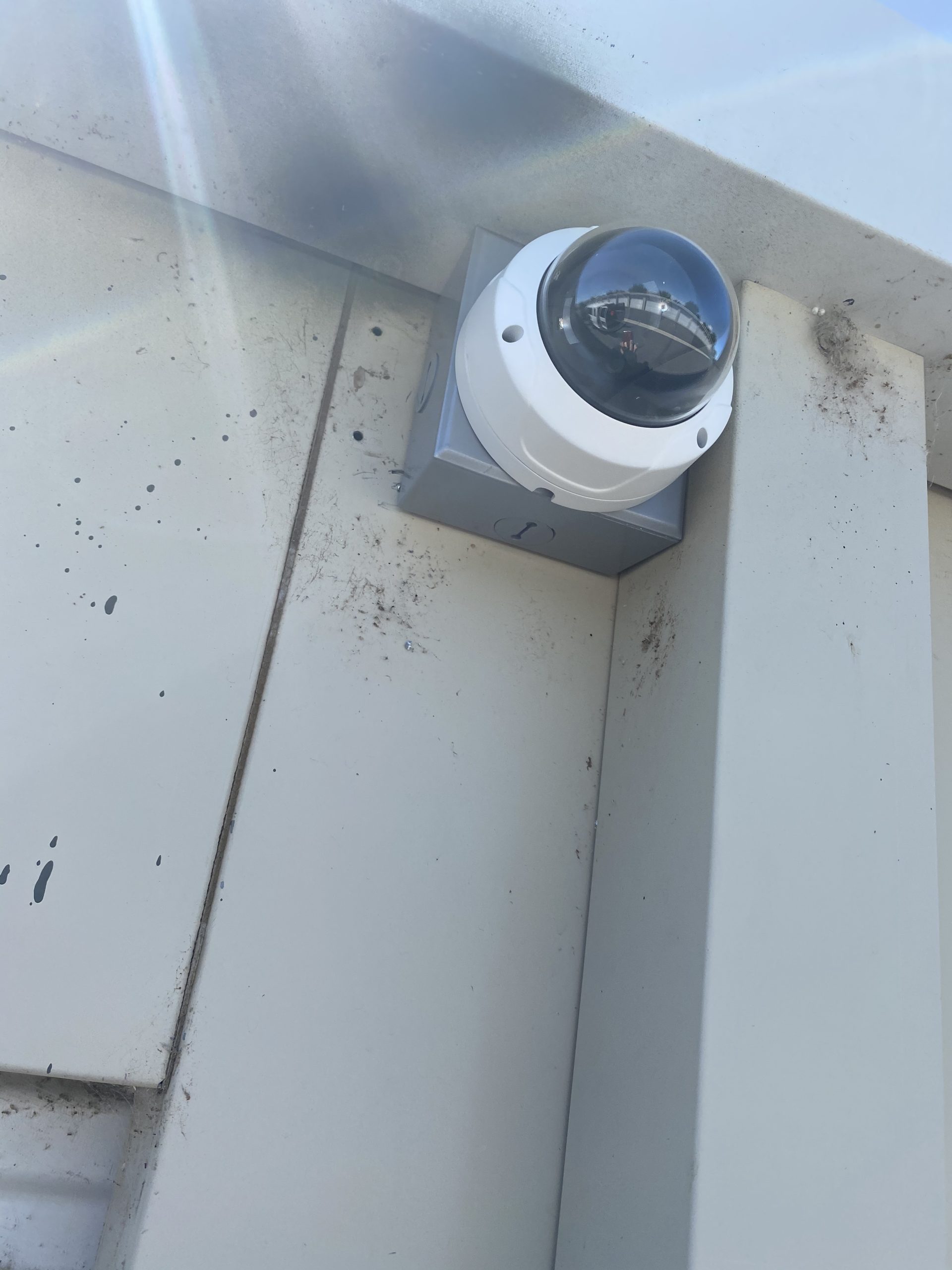 Dome security camera with no exposed wires